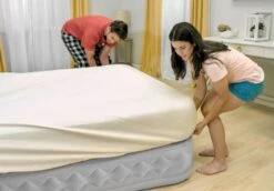 Intex Supreme Air Flow Luchtbed - Eenpersoons - Ingebouwde Elektrische Pomp -Buitenwinkel 1320 1900 64488 inuse1 2020 300