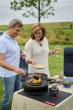 NomadiQ Draagbare Gasbarbecue - Zwart -Buitenwinkel 1900 1267 mvd0748 1