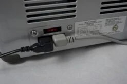 Engel MT35F-S Compressor Koelbox - 32 Liter 17 Engel MT35F-S Compressor Koelbox - 32 Liter -Buitenwinkel 1900 2849 mt35fs anschlussterminal detail